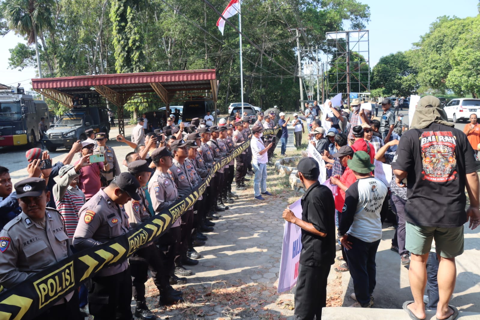 251 Personel Polres Lamtim, Amankan Aksi Damai di Bawaslu